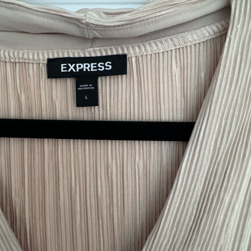 Express Top Size L - Picture 2 of 2